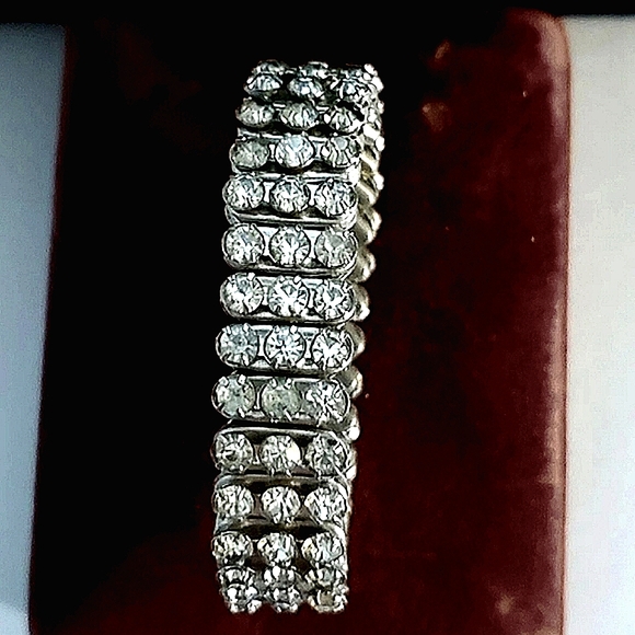 Vintage 1950s Expansion Sweetheart Bracelet - Picture 3 of 5